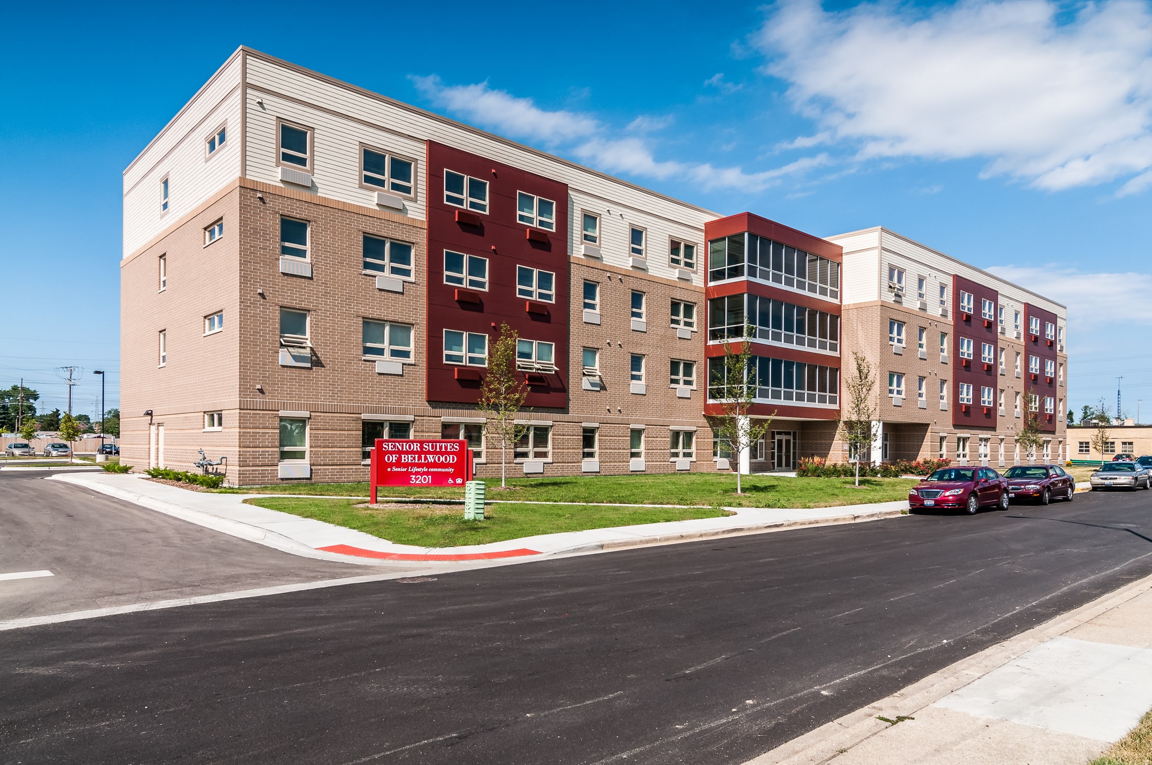 Senior Suites of Bellwood community exterior