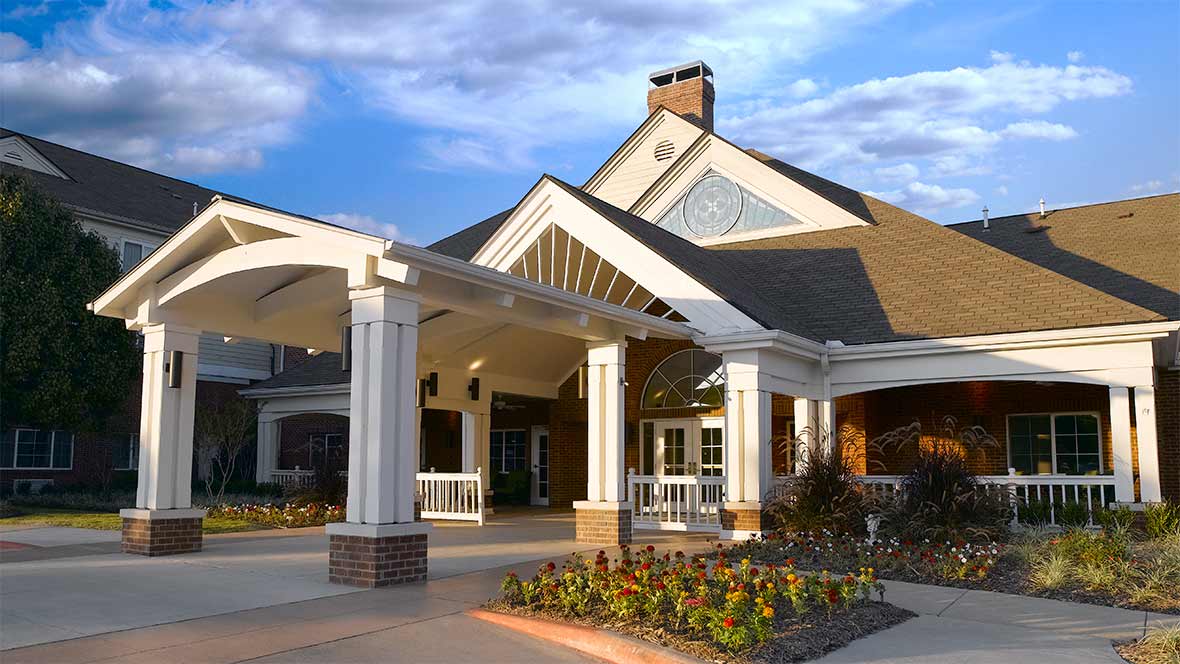 Atria Grapevine community exterior