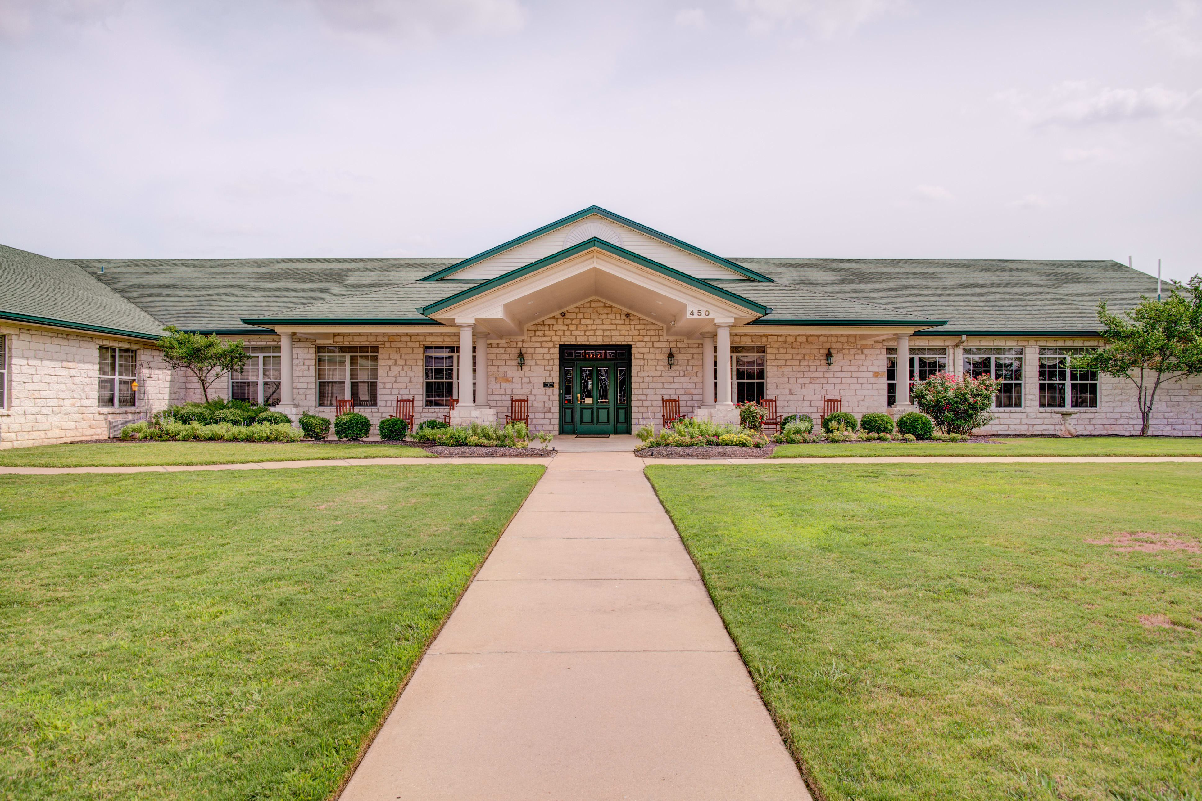 The Pointe At Cedar Park community exterior