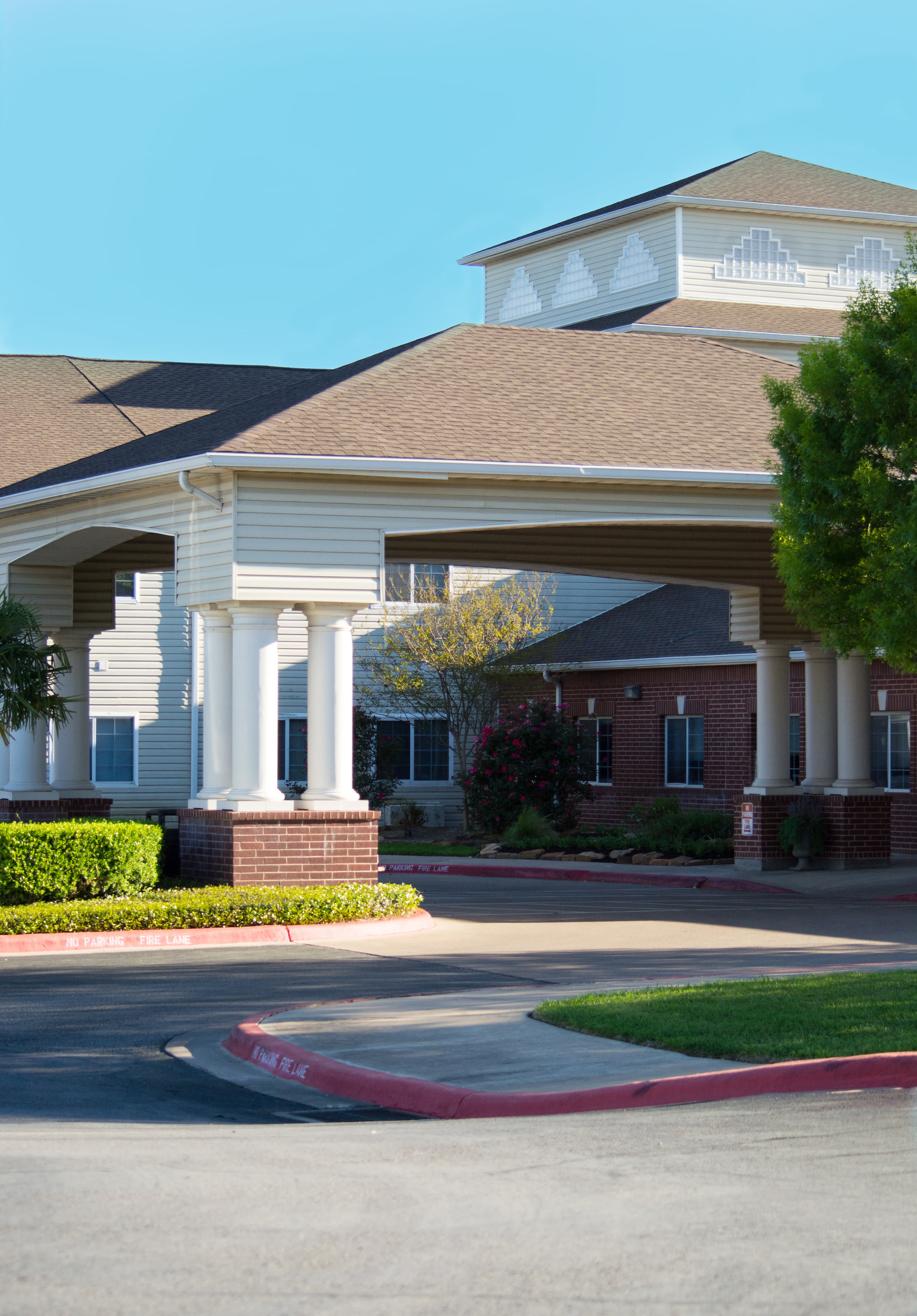 Court at Round Rock community exterior