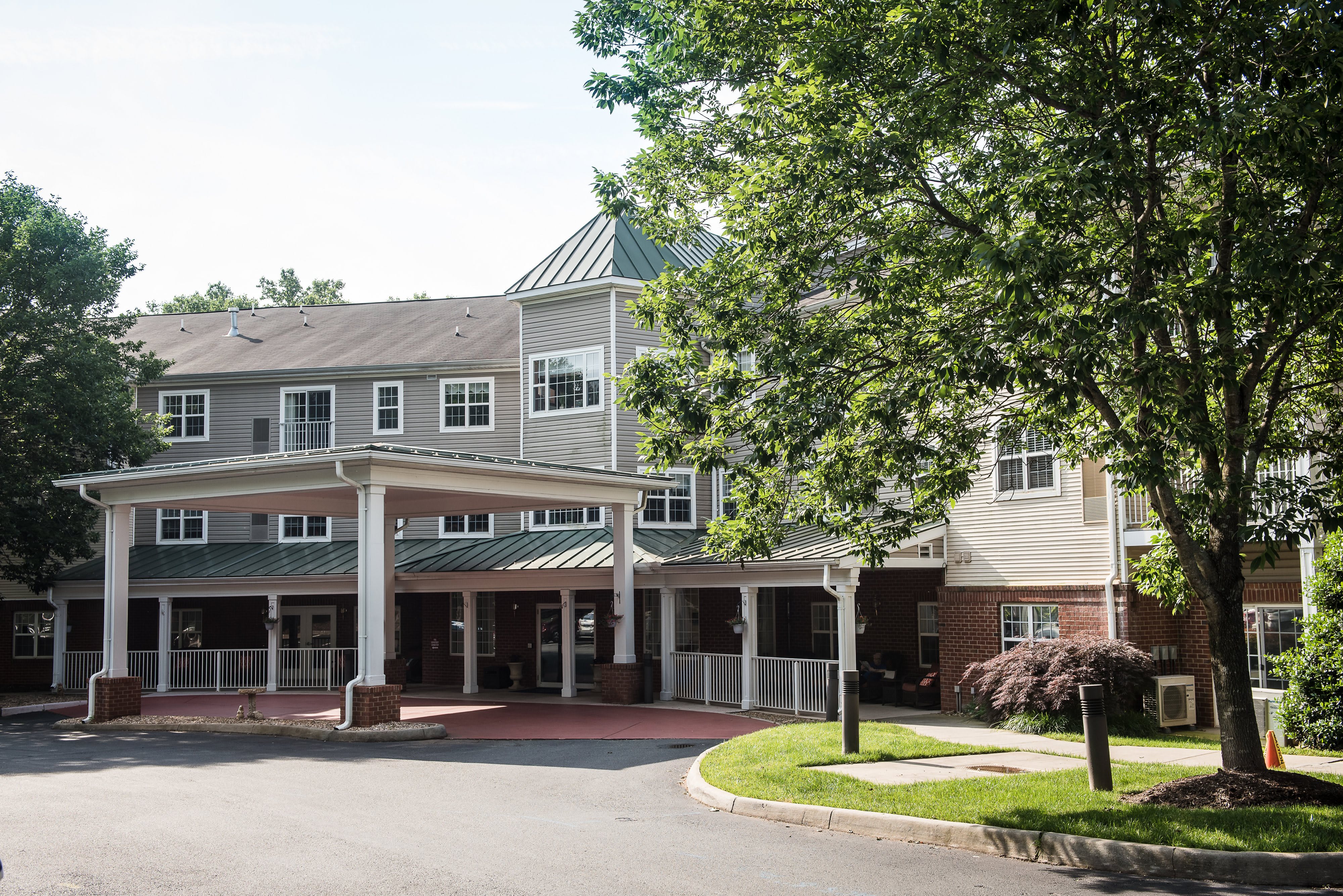 Commonwealth Senior Living at Charlottesville community exterior