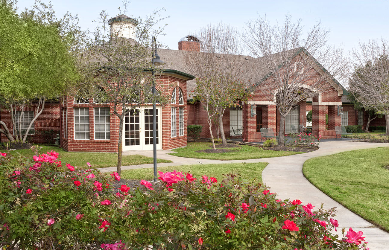 Village on the Park at Steeplechase outdoor common area