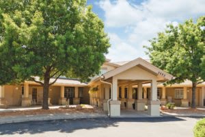 Brayden Park Assisted Living & Memory Care outdoor common area