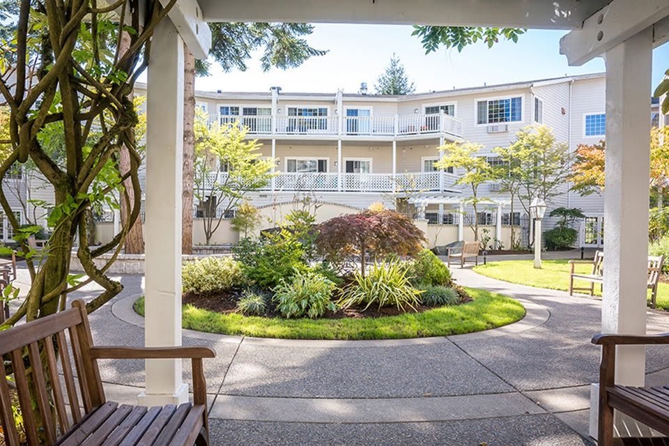 Weatherly Inn-Tacoma outdoor common area