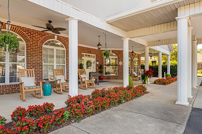 Brookdale Robinwood outdoor common area