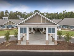 Lakeside Place Senior Living community exterior