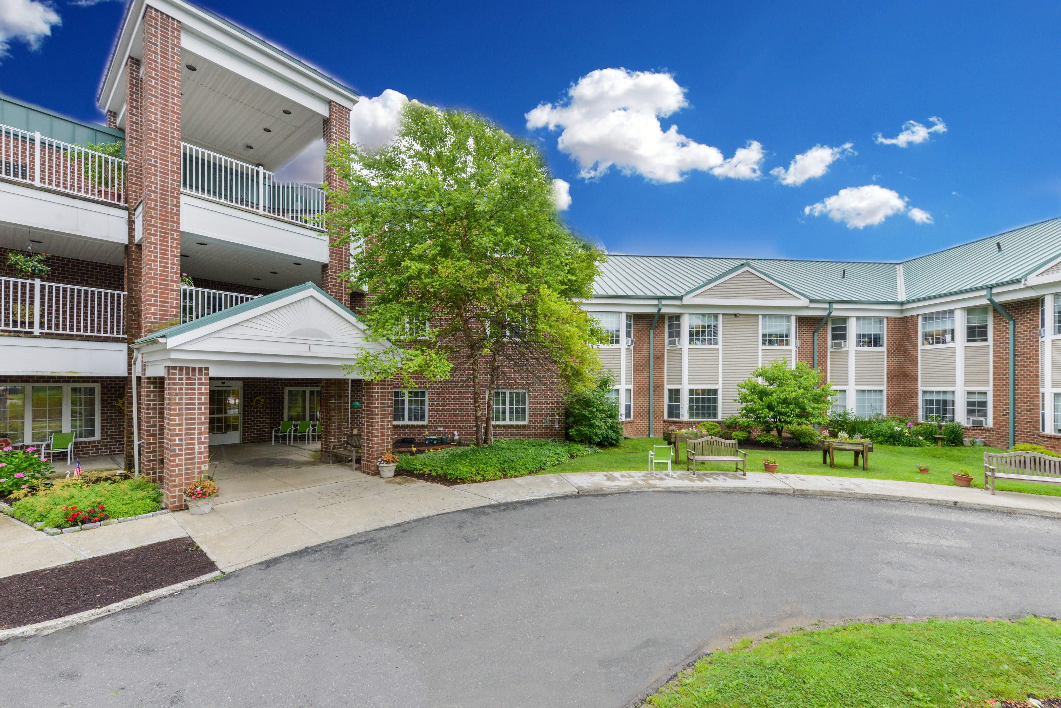 The Cascades Assisted Living outdoor common area