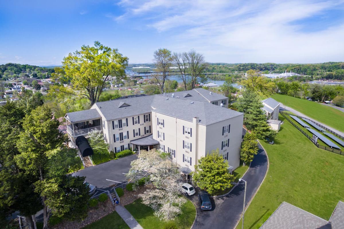 River Oaks Place - Loudon community exterior