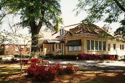 Photo of Yellow Brick House