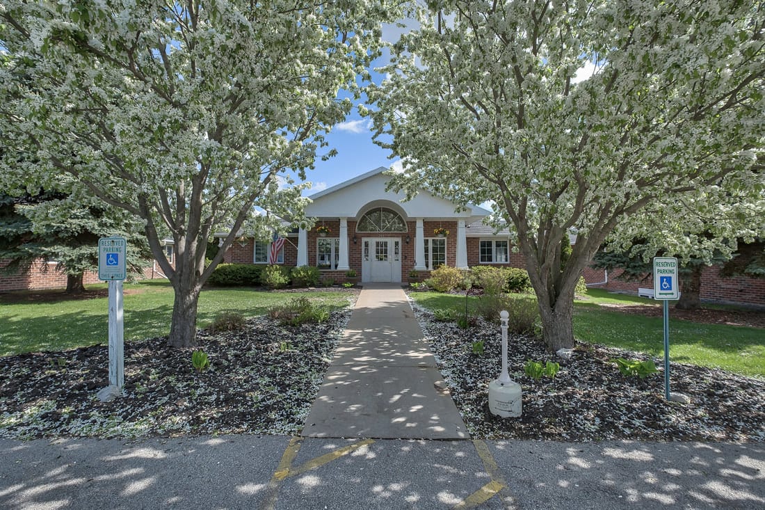 The Court at Eden Vista Green Bay community exterior