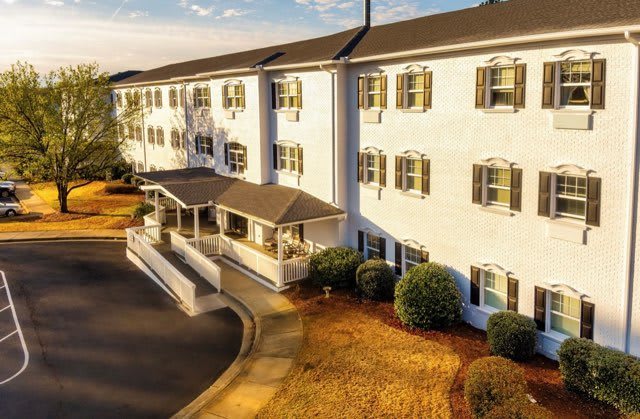 Ashton Manor at Sugarloaf community exterior