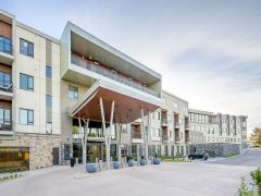 Hilltop Reserve Senior Living community exterior