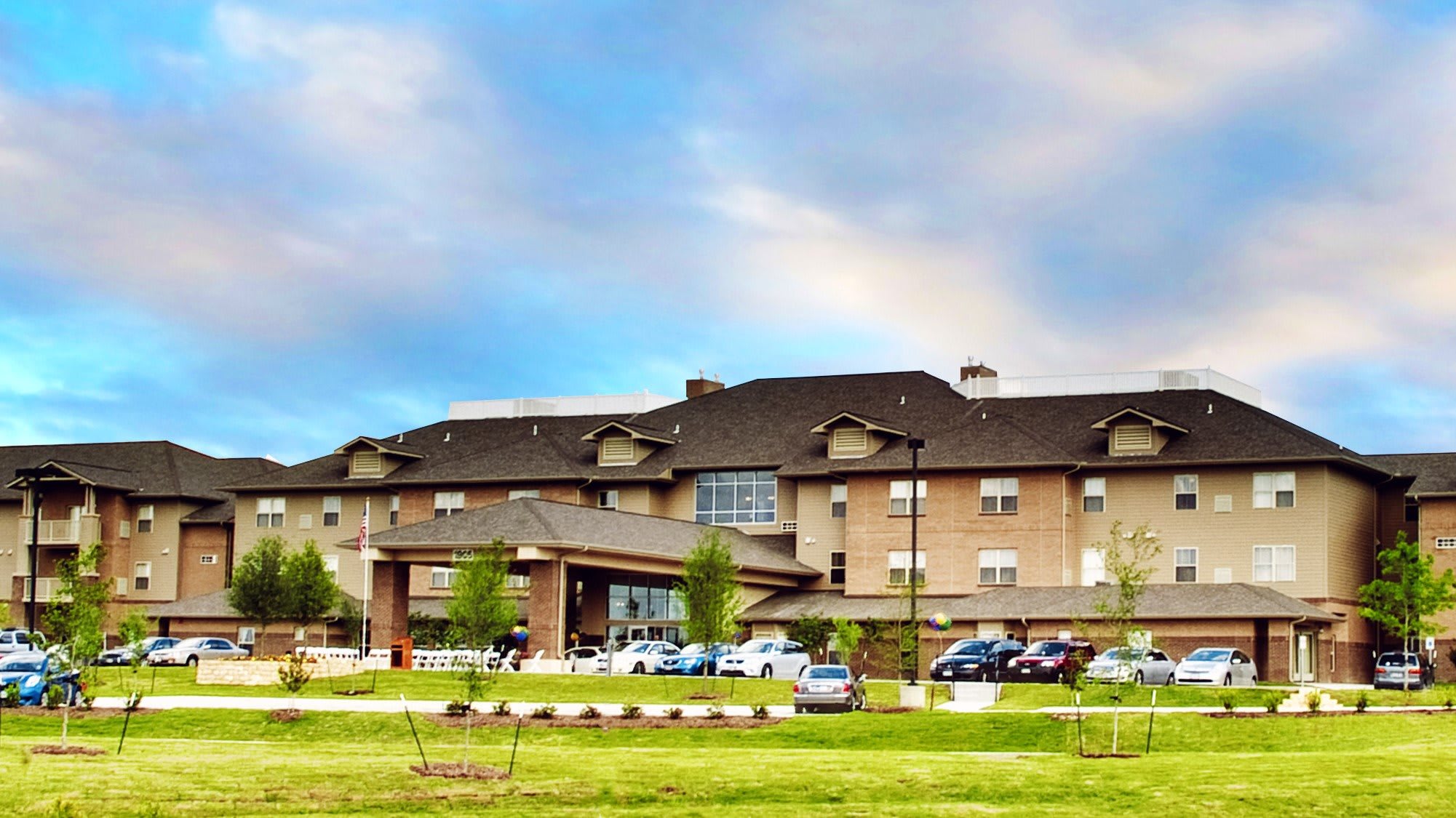 Photo of Lakeline Oaks Retirement Community