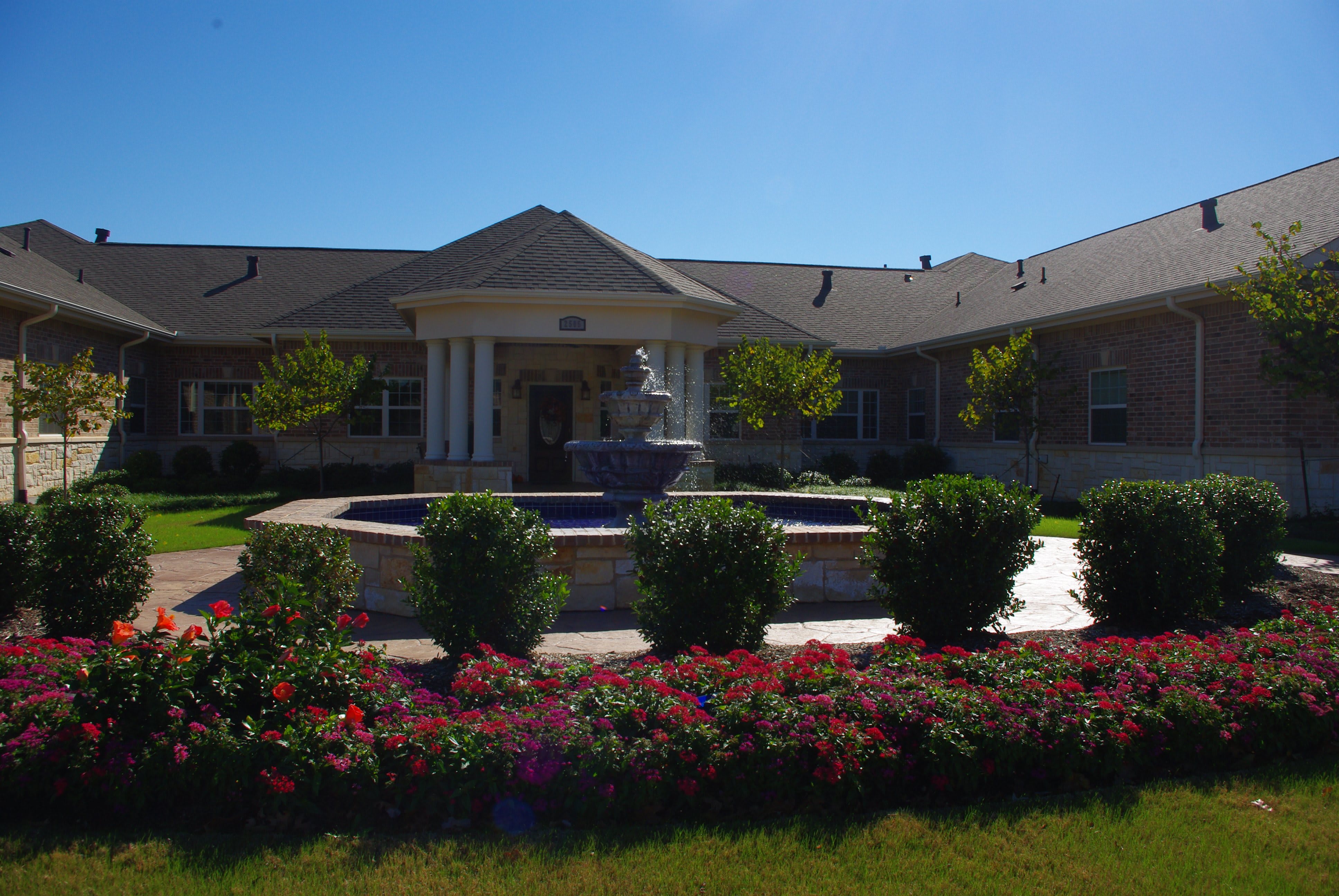 Eagle Ridge Alzheimer's Special Care Center Courtyard