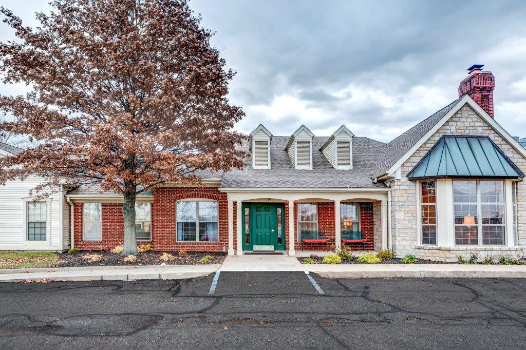 Carriage Court of Lancaster community exterior