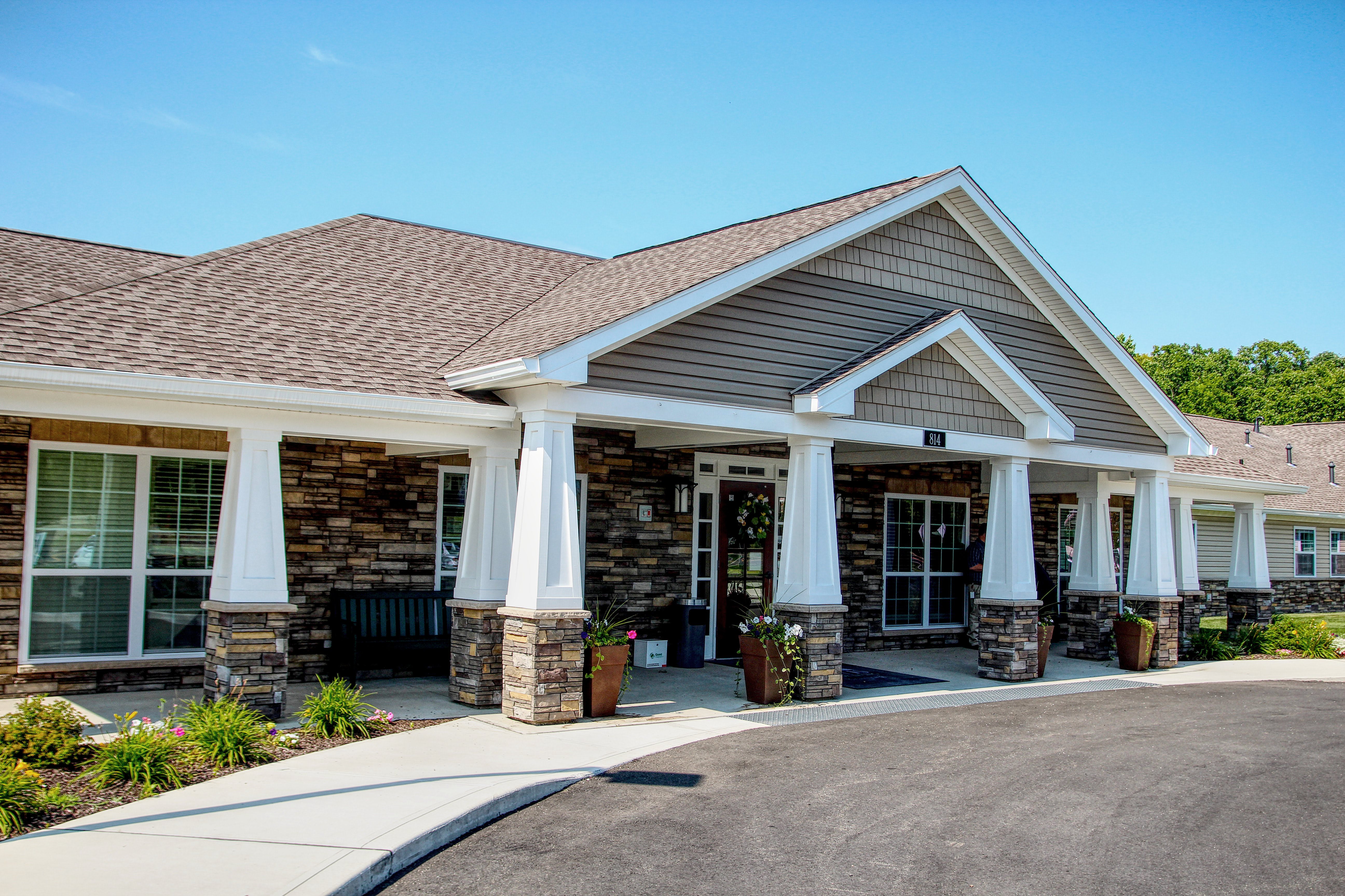 Artis Senior Living of Branford Community Exterior