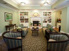 Commonwealth Senior Living at Williamsburg indoor common area