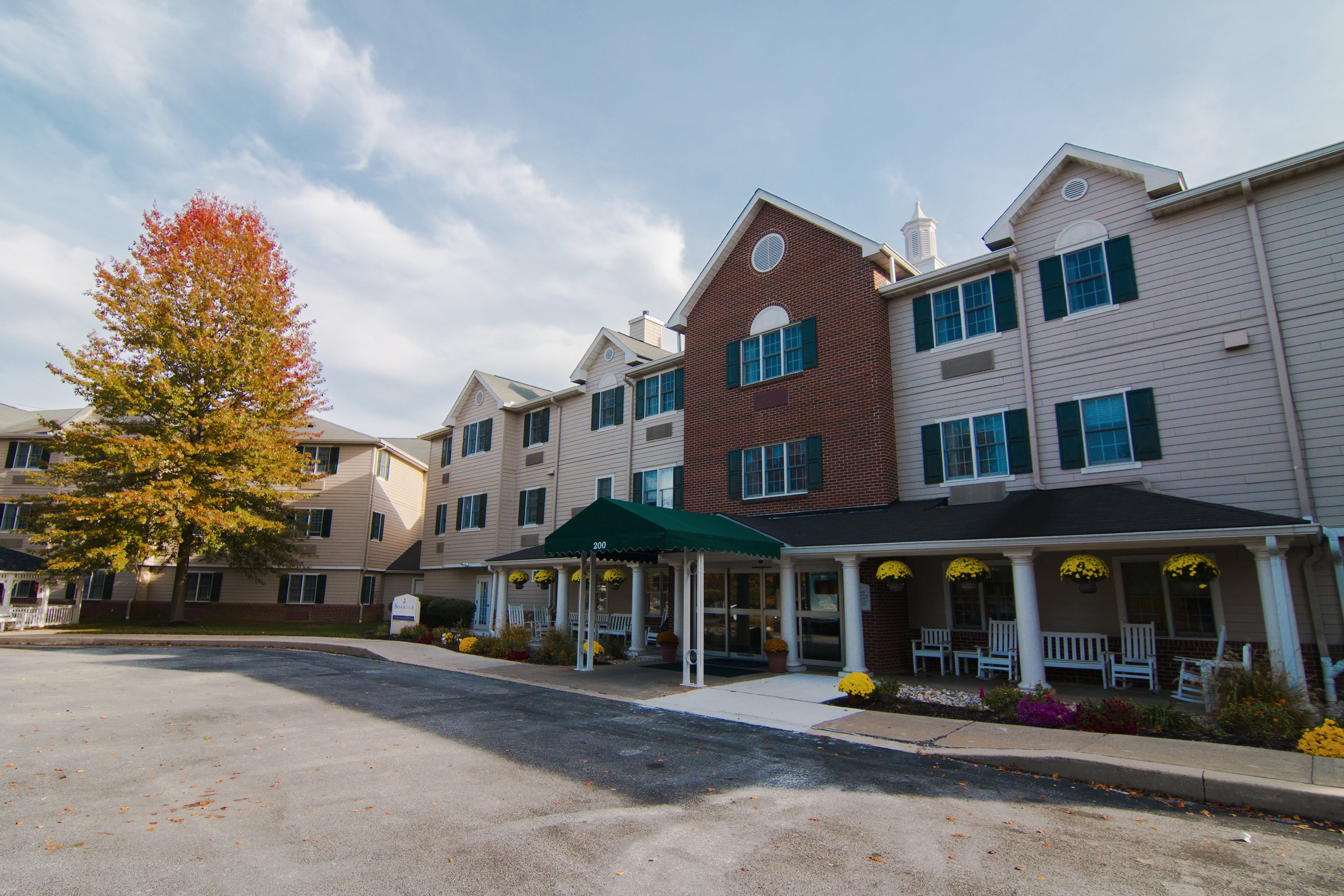 Paramount Senior Living at Newark community exterior