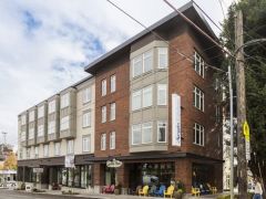 Aegis Living of Queen Anne on Galer community exterior