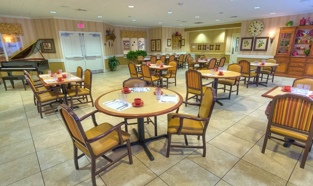 Sierra Ridge Memory Care dining room