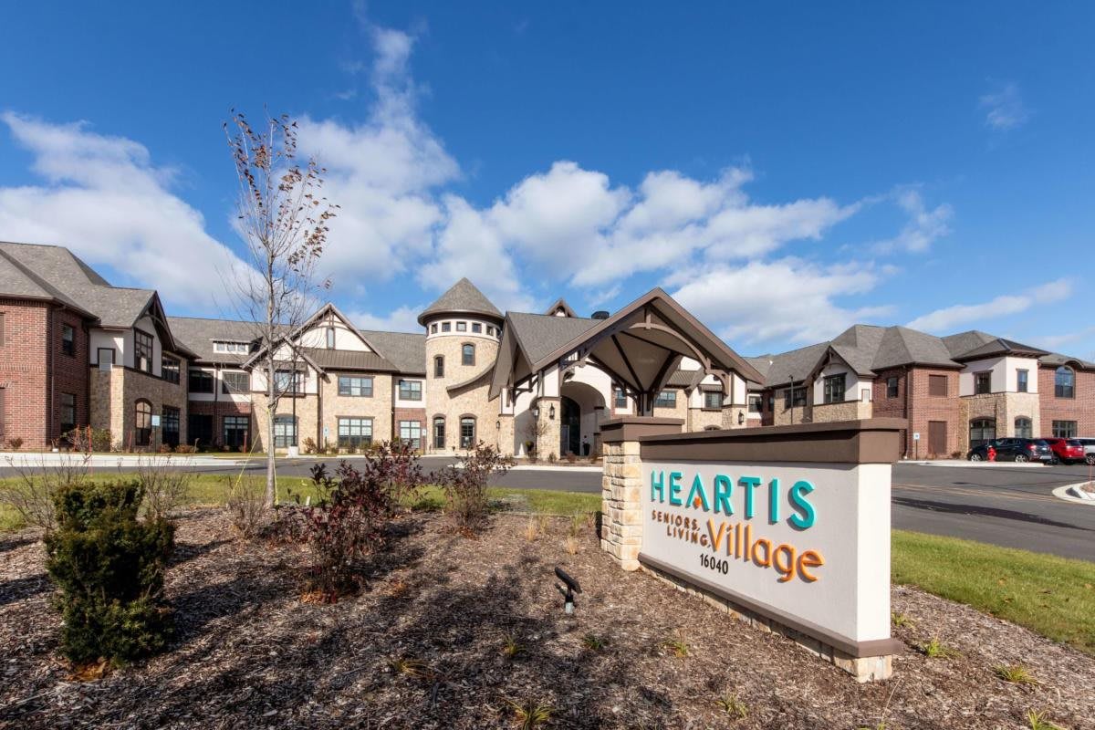 Heartis Village of Brookfield community exterior