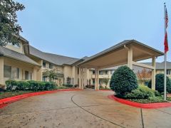 Holiday by Atria Andover Place community exterior