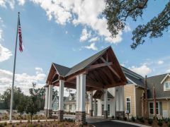 YourLife of Pensacola outdoor common area