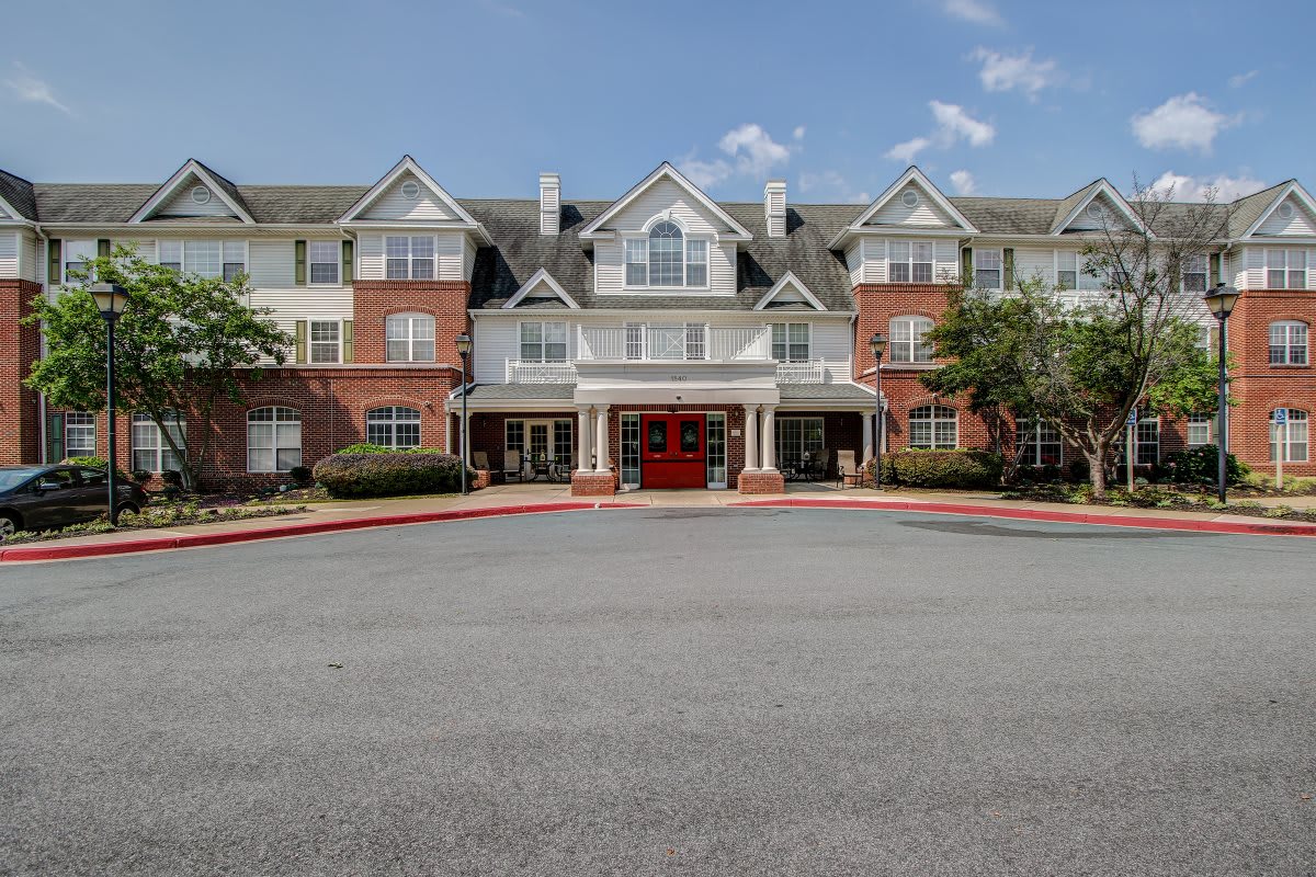 Charter Senior Living at Woodholme Crossing community exterior