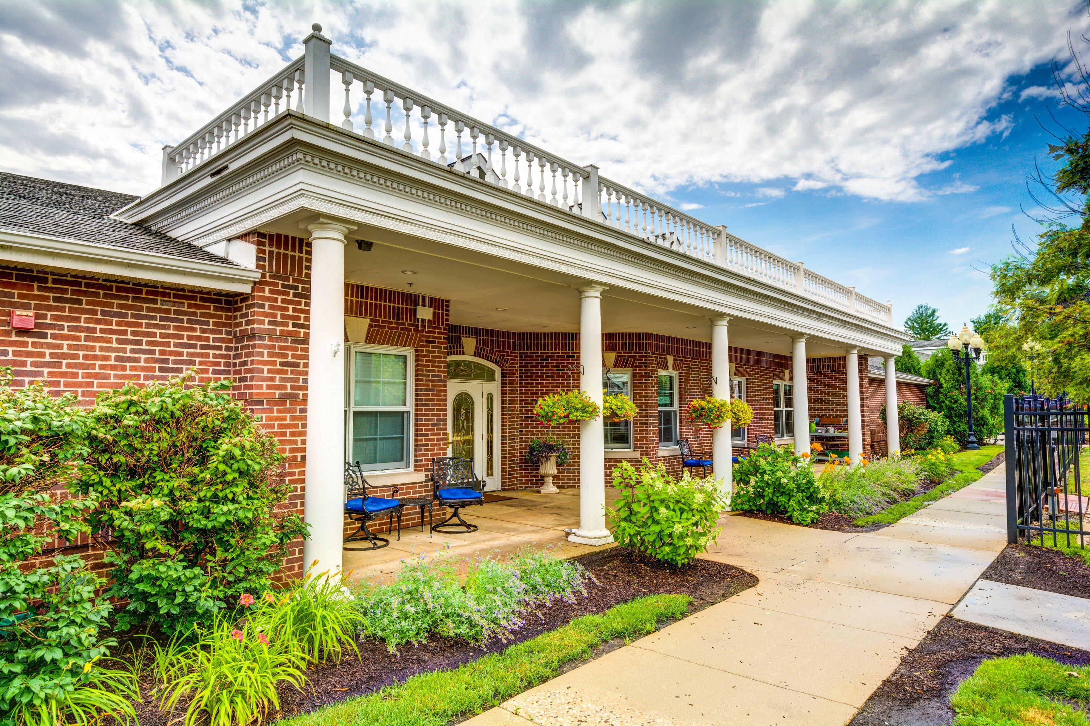 The Auberge at Lake Zurich community exterior