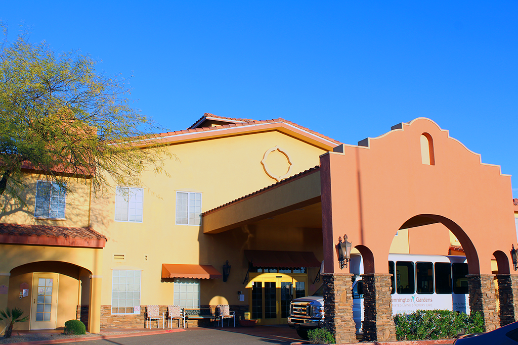 Pennington Gardens Assisted Living & Memory Care outdoor common area