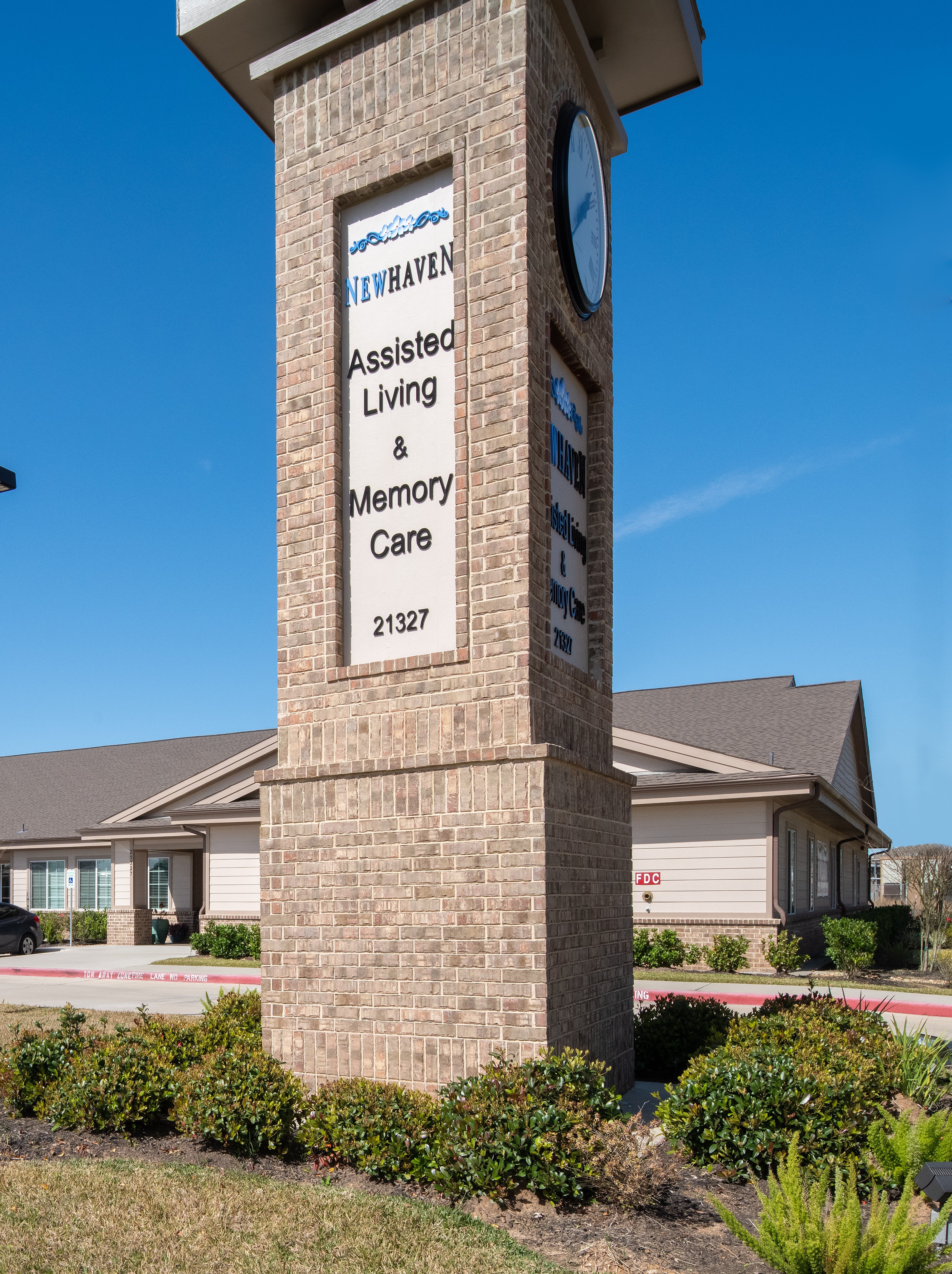 New Haven Assisted Living & Memory Care of Spring outdoor common area