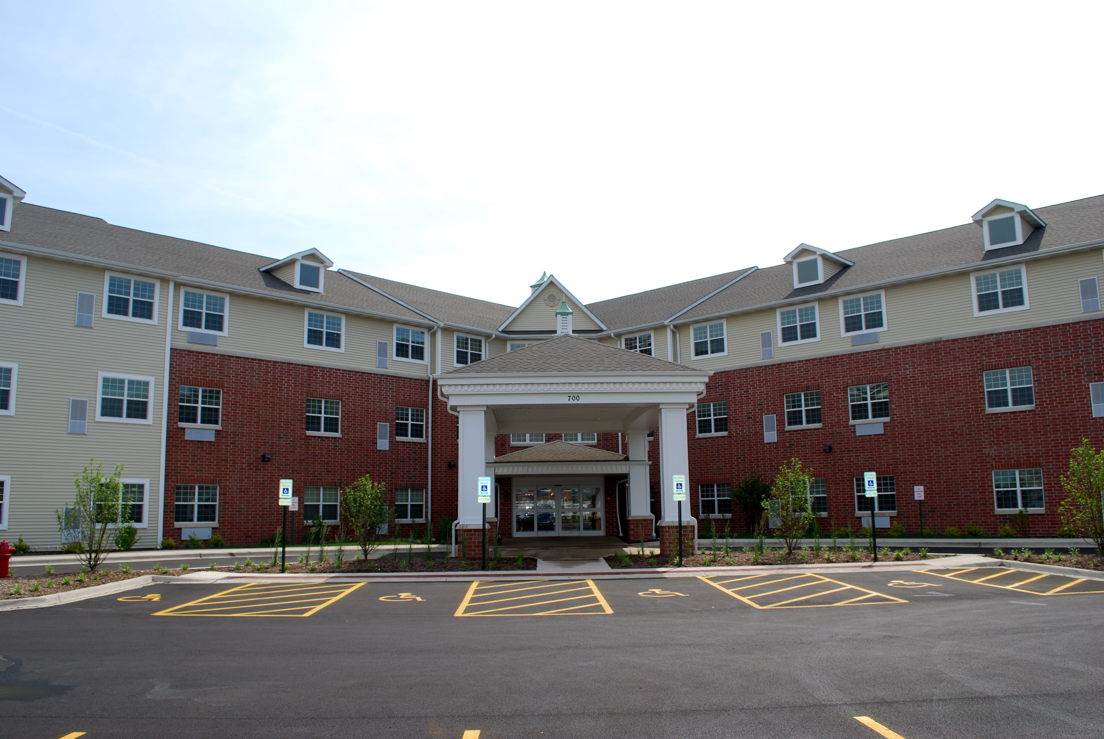 Heritage Woods of South Elgin community exterior