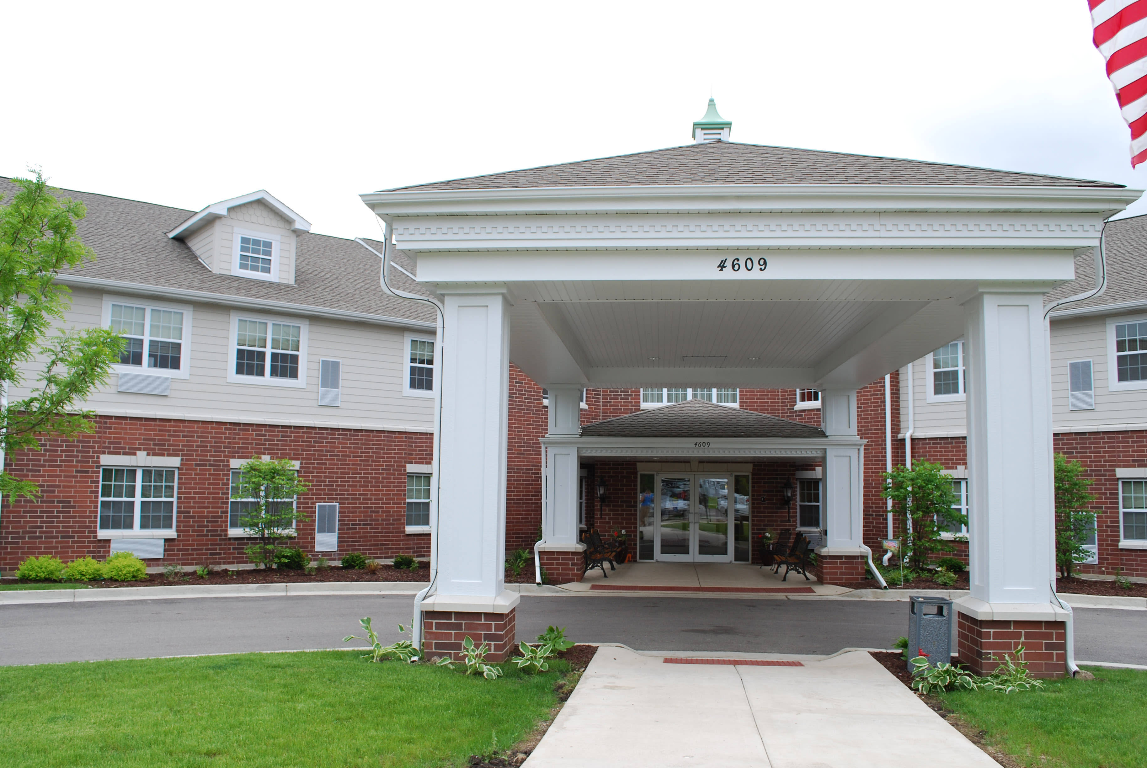 Heritage Woods of McHenry community exterior