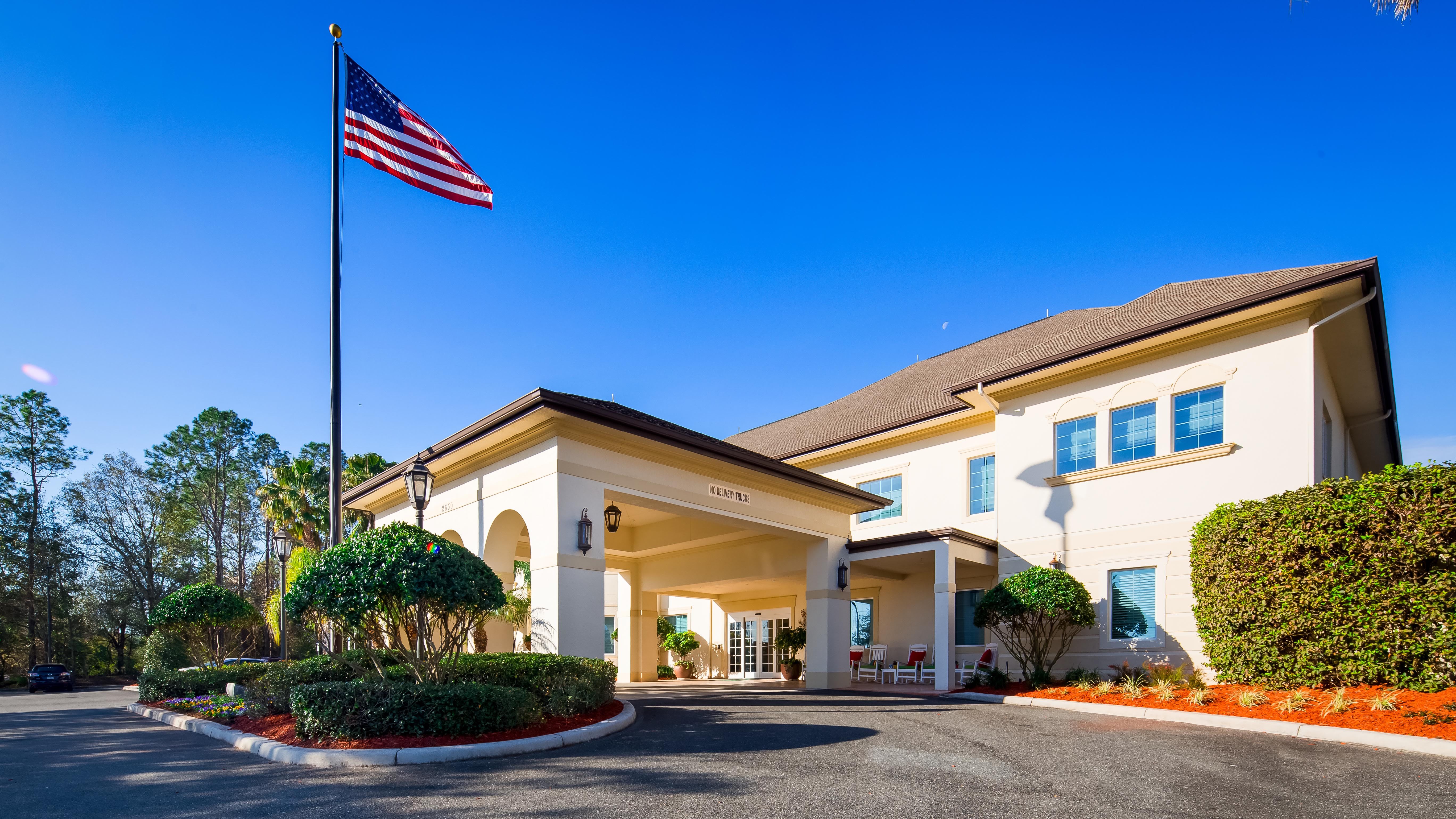 The Windsor of Ocala outdoor common area