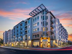 Overture Kierland 55+ Apartment Homes community exterior