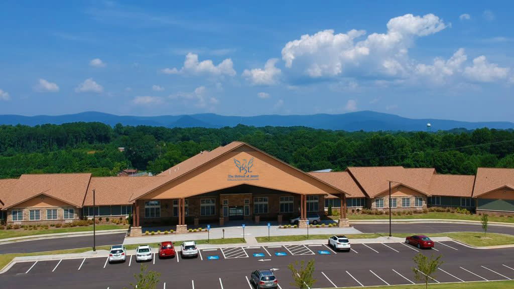 The Retreat at Jasper community exterior